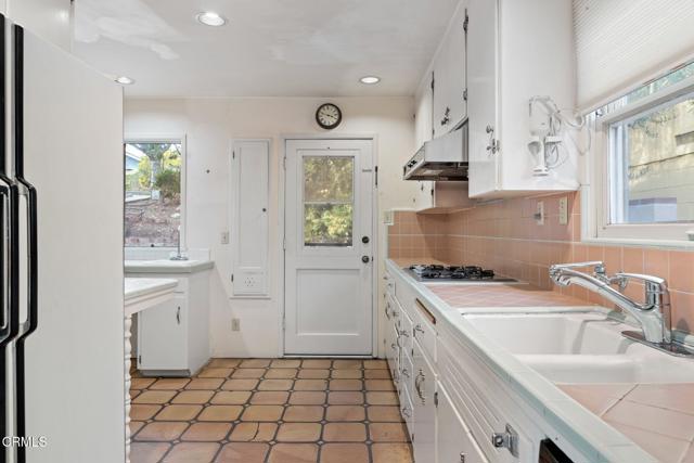 Detail Gallery Image 35 of 59 For 329 Mariposa Dr, Ventura,  CA 93001 - 4 Beds | 3 Baths