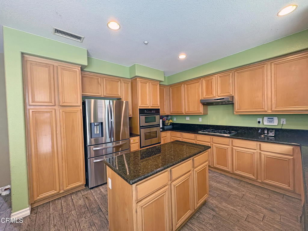 https://media.crmls.org/mediaz/d4c37798-0337-487f-b6c1-f18db85f0dd3.jpg?preset=X-Large