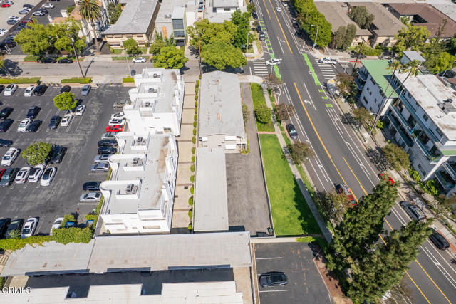 999 Cordova Street, Pasadena CA: https://media.crmls.org/mediaz/d4c4ae41-b466-40df-a9e6-2a05c7b1785b.jpg