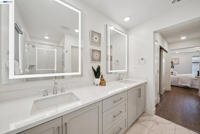 57109 Via Vicenza, San Ramon CA: https://media.crmls.org/mediaz/d4c56970-6602-4c30-9a5d-6936304b953e.jpg