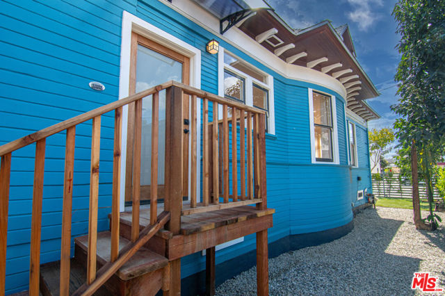 2507 E 1st Street, Los Angeles CA: https://media.crmls.org/mediaz/d4c5db34-4b92-4abe-ab95-5db7543b5cc8.jpg