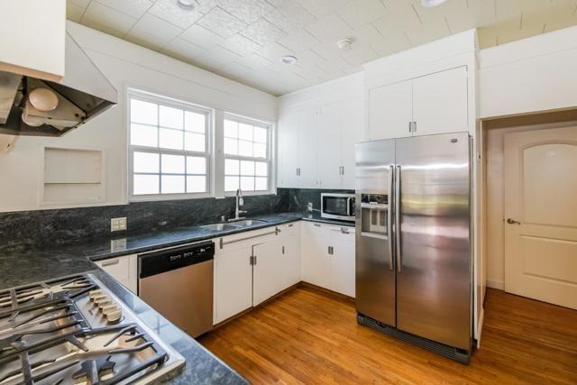 2301 N Commonwealth Avenue, Los Angeles CA: https://media.crmls.org/mediaz/d4c6651a-461c-49ca-b177-2fbd32a23da0.jpg