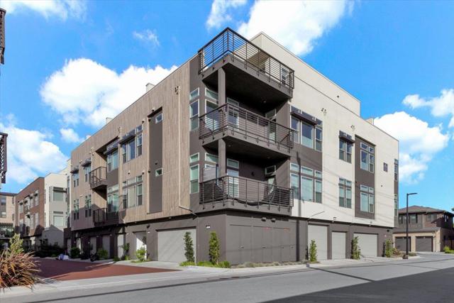 210 Waters Park Circle, San Mateo CA: https://media.crmls.org/mediaz/d4c6ee40-9d75-412b-959f-3a2457eaba2c.jpg