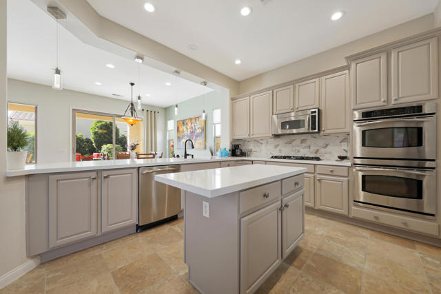 81025 Avenida Lorena, Indio CA: https://media.crmls.org/mediaz/d4c73065-2ace-4335-8377-cb47a8ff0f0b.jpg