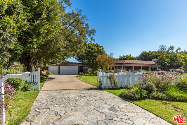 1580 San Remo Drive photo 2