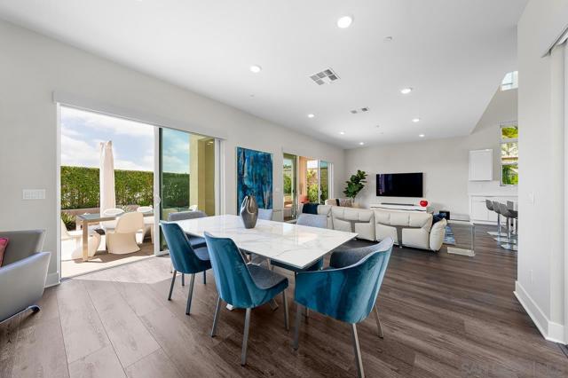 13722 Canyon Loop Trl, San Diego CA: https://media.crmls.org/mediaz/d4c97a33-b2a1-46cf-823b-a08ef4b93e00.jpg