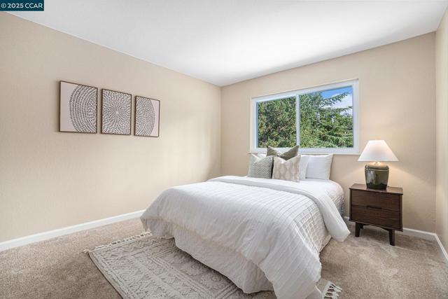 3257 Inverness Dr, Walnut Creek CA: https://media.crmls.org/mediaz/d4cab3e9-b50d-4c19-8060-a75763168567.jpg
