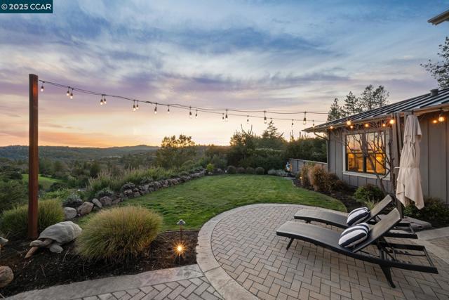 1204 Glen Rd, Lafayette CA: https://media.crmls.org/mediaz/d4cb4fad-5c6b-4a80-ae2a-2d2aea8dc19b.jpg