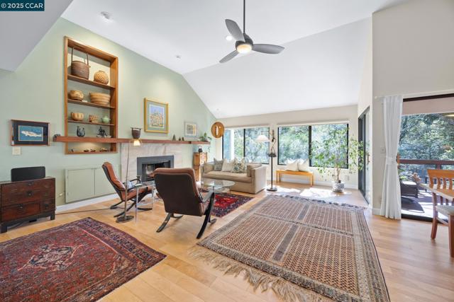 3800 Terra Granada Dr, Walnut Creek CA: https://media.crmls.org/mediaz/d4cb50be-ca6d-4089-b63c-92df7148e61b.jpg