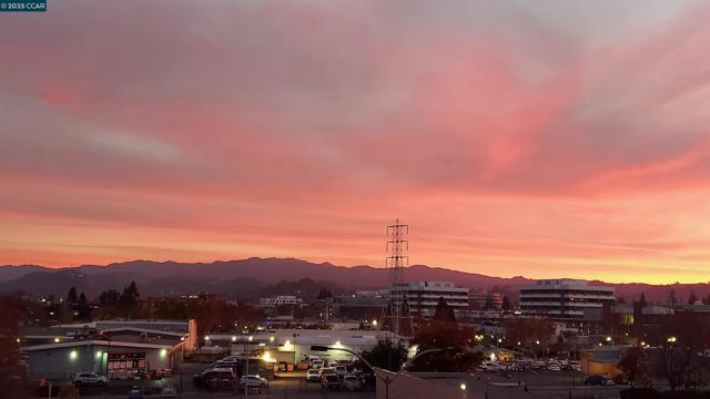 555 Ygnacio Valley Rd, Walnut Creek CA: https://media.crmls.org/mediaz/d4cb84f9-1ed9-4d16-a531-53ce6ab30559.jpg