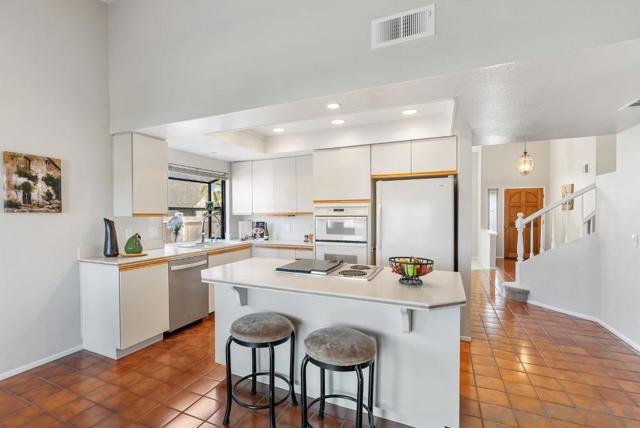 16071 Sun Summit Pt, San Diego CA: https://media.crmls.org/mediaz/d4cba434-6f04-48ae-a5b2-624b71473119.jpg
