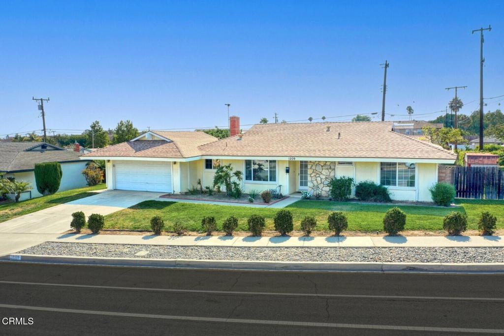 1209 Rosewood Avenue
