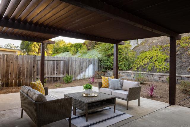 Detail Gallery Image 27 of 39 For 310 Oakbranch Dr, Encinitas,  CA 92024 - 3 Beds | 2 Baths