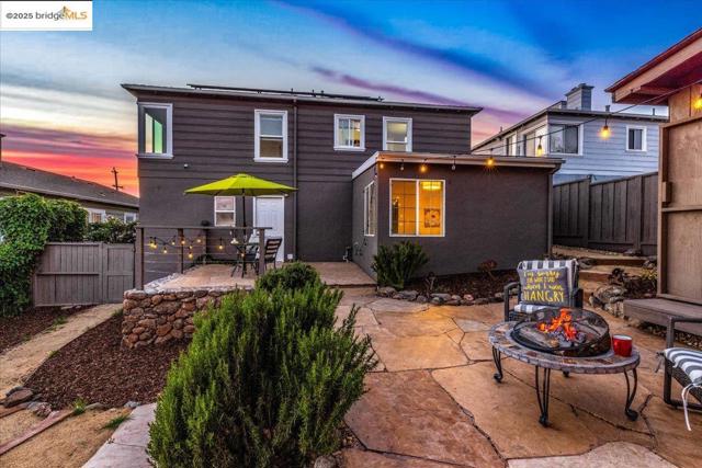 3332 82nd Ave, Oakland CA: https://media.crmls.org/mediaz/d4cbeb8a-0009-419f-bf44-e053b4a10a8b.jpg