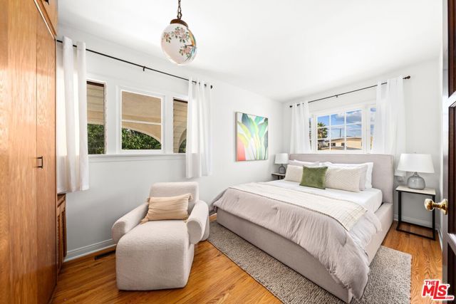 822 Pine Street, Santa Monica CA: https://media.crmls.org/mediaz/d4cce437-c762-494c-9d04-1704f212360c.jpg