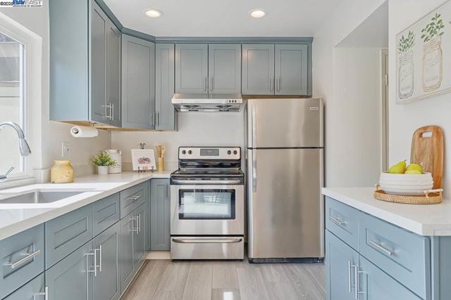 4654 Balboa Way, Fremont CA: https://media.crmls.org/mediaz/d4ce2fe8-fc3d-43cc-89f8-27131a8f4a4d.jpg