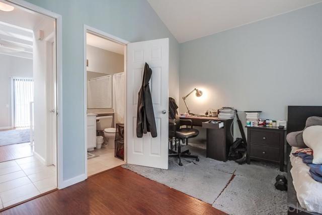 4527 Contour Blvd., San Diego CA: https://media.crmls.org/mediaz/d4ce8149-4317-47d2-a024-4588a50acf6a.jpg