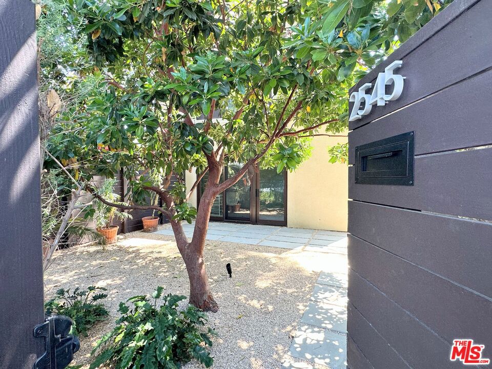 2545 Kelton Ave.