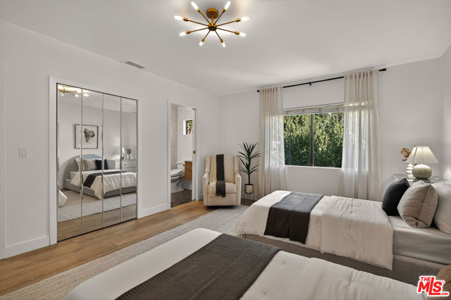 2603 Crestmoore Place, Los Angeles CA: https://media.crmls.org/mediaz/d4cfe349-445a-4d47-b7fb-1ec6fab12710.jpg