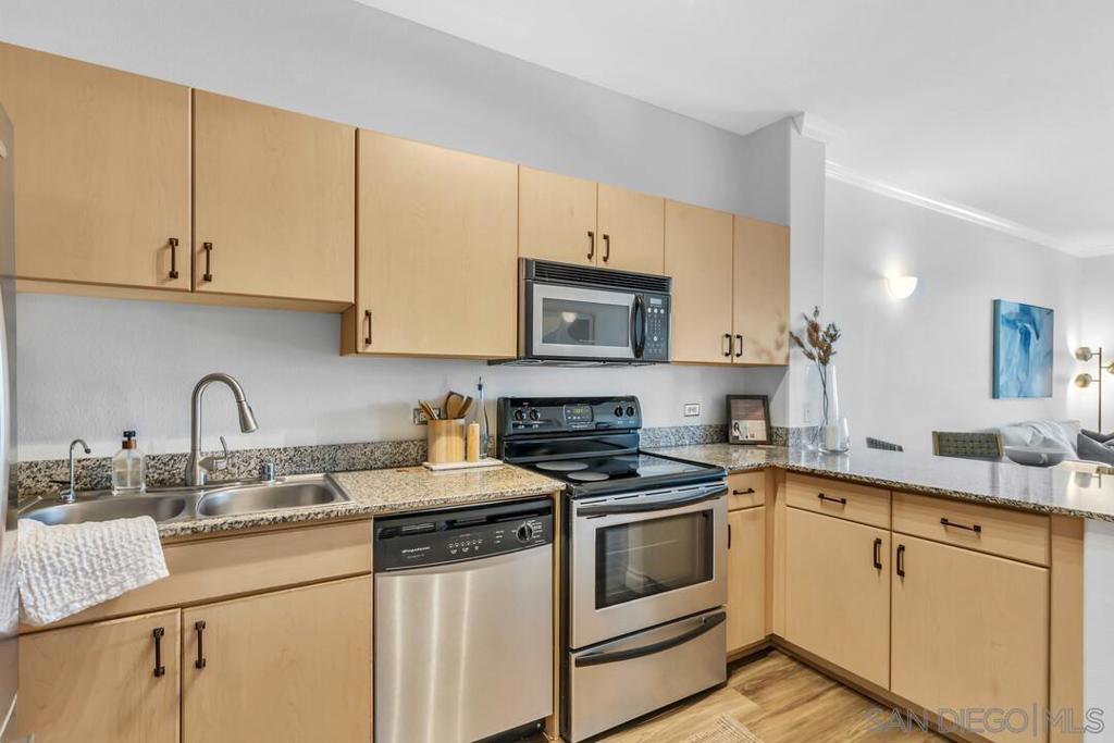 1643 6th Ave. - photo 5