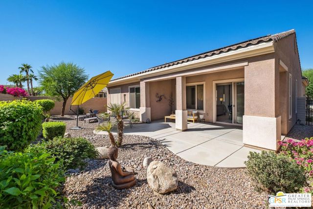 81091 Avenida Colonias, Indio CA: https://media.crmls.org/mediaz/d4d05d40-f66c-4e0d-815e-d019fb77aa42.jpg