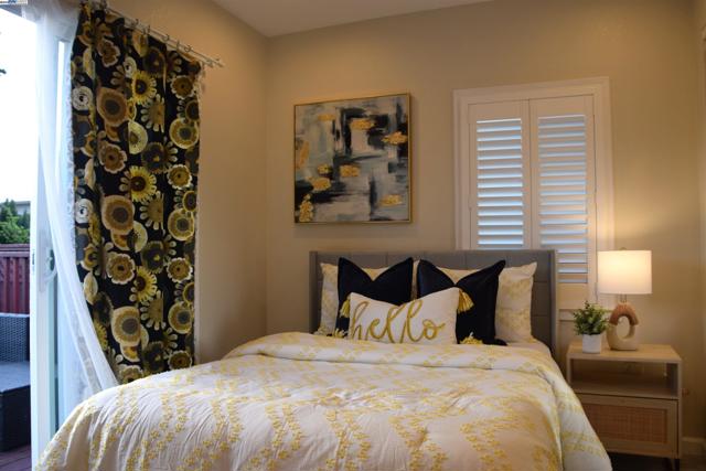 2412 8Th St, Berkeley CA: https://media.crmls.org/mediaz/d4d0751a-0afd-4604-bcab-8237d677595e.jpg