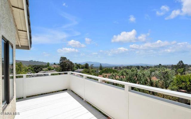 2568 Picadilly Circle, Thousand Oaks CA: https://media.crmls.org/mediaz/d4d0980a-a38f-4aed-bbee-ebdd7496ab75.jpg