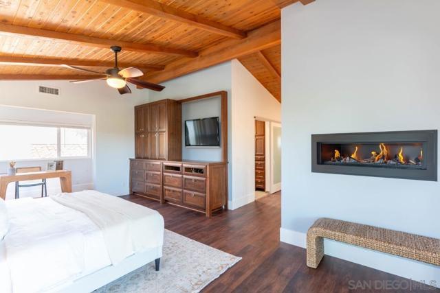 907 Ridge Heights Road, Fallbrook CA: https://media.crmls.org/mediaz/d4d29f37-c98c-4fd1-8b01-07ba1fcfb6b9.jpg