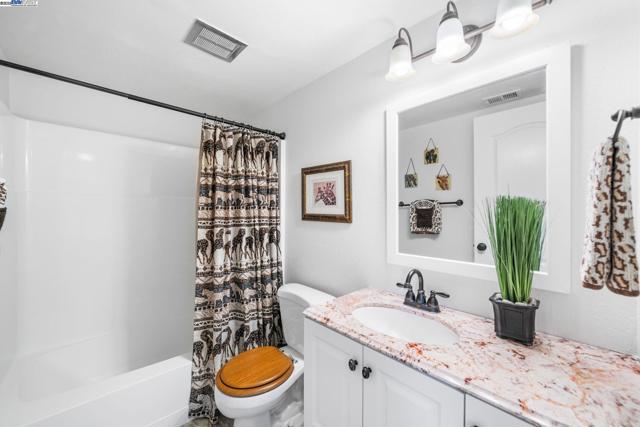 1550 Calle Enrique, Pleasanton CA: https://media.crmls.org/mediaz/d4d2bf10-d31a-4820-9d92-a6957b6ee3cb.jpg