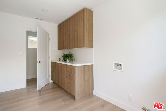 4731 Don Miguel Drive, Los Angeles CA: https://media.crmls.org/mediaz/d4d2ca4b-186f-4f79-87a7-fa160ac2c49c.jpg