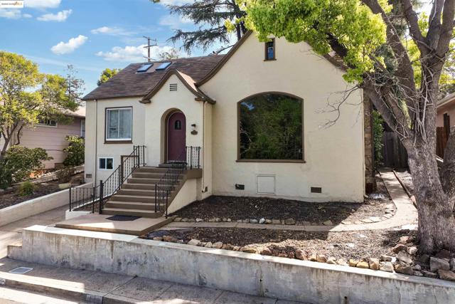 120 Sunset Ave, Vallejo CA: https://media.crmls.org/mediaz/d4d2fd70-df37-4e31-9505-7c9b5fbc28d3.jpg