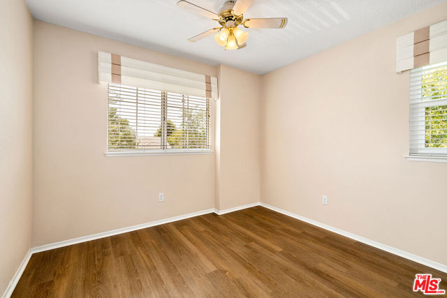 27050 Riversbridge Way, Valencia CA: https://media.crmls.org/mediaz/d4d32fee-ec35-4ab2-adc1-1ea5985874af.jpg