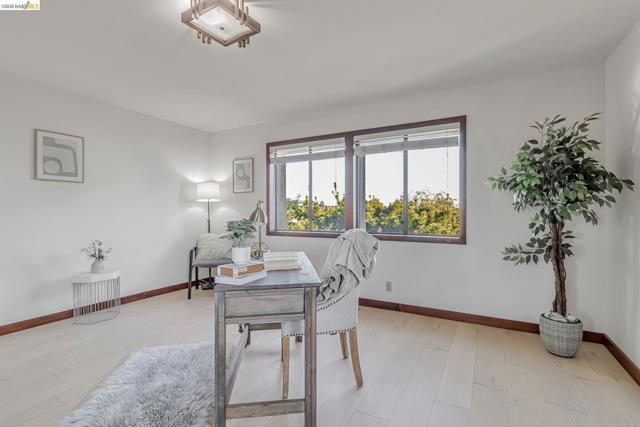 1518 MADERA CT, El Cerrito CA: https://media.crmls.org/mediaz/d4d3d27e-3a8c-4157-b7fe-82af07f964bb.jpg