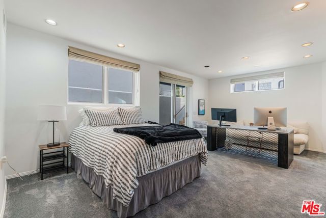 4611 Roma Court, Marina del Rey CA: https://media.crmls.org/mediaz/d4d46553-c9b3-47de-a428-7af50cc72514.jpg