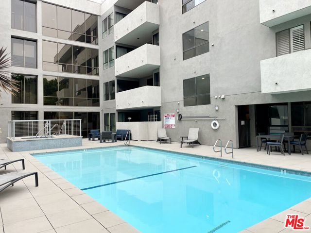 Drew Fenton | 12115 San Vicente Boulevard Los Angeles CA | MLS: 7175742