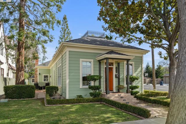 690 S K St, Livermore CA: https://media.crmls.org/mediaz/d4d4ea11-82af-4ca7-9951-9ce5d636536e.jpg