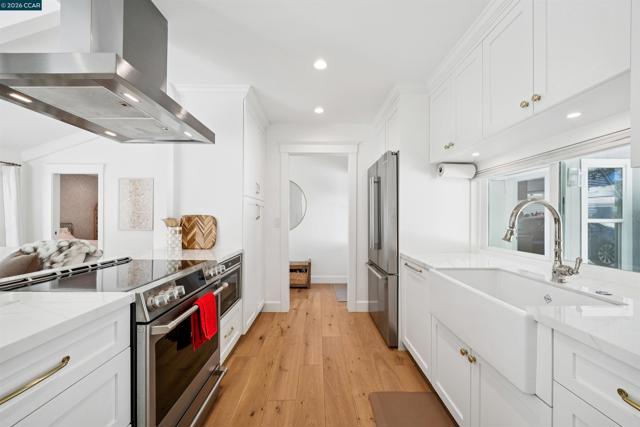 31 Ascot Place, Moraga CA: https://media.crmls.org/mediaz/d4d53c7c-795c-41f6-8436-dc9cafd1f67c.jpg