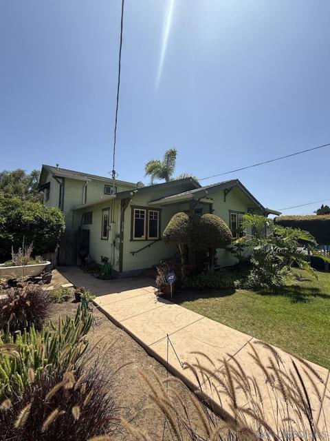 270 Madrona Street, Chula Vista CA: https://media.crmls.org/mediaz/d4d61c8b-a9fb-48fe-a718-c15de62122d2.jpg