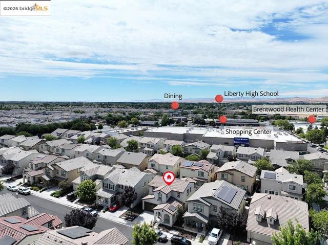 89 Baird Cir, Brentwood CA: https://media.crmls.org/mediaz/d4d6ccb0-34cb-433e-89b8-84f96c1fc16a.jpg