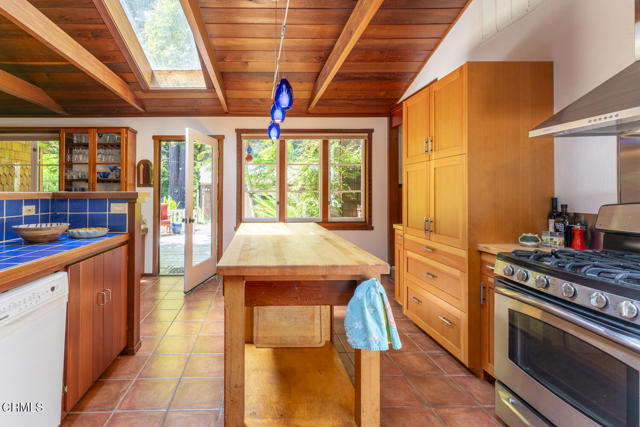 32450 32450 Simpson Lane, Fort Bragg CA: https://media.crmls.org/mediaz/d4d781a1-8b1e-452d-94d2-ac125e64db88.jpg