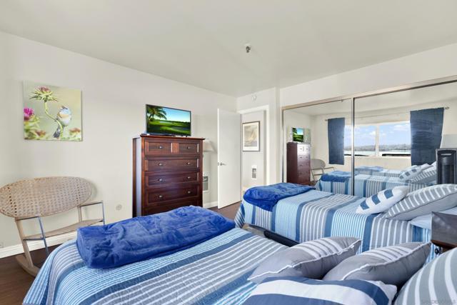 4015 Crown Point Dr, San Diego CA: https://media.crmls.org/mediaz/d4d7ccb4-f0ee-456f-b6a8-68e0b8cdde5b.jpg
