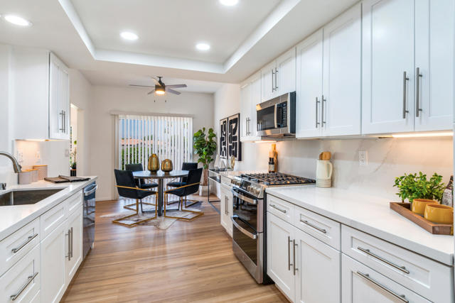 48245 Calle Floristas, La Quinta CA: https://media.crmls.org/mediaz/d4d87531-fb9b-4c00-ba10-c9eac8ddbe61.jpg