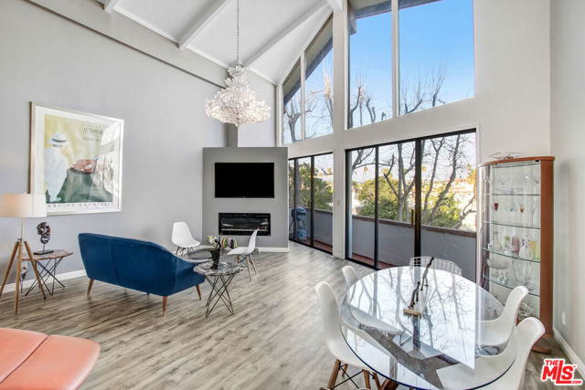 Image 3 of 16 For 831 Gretna Green Way 302