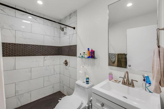 419 Harvey Way, Pacifica CA: https://media.crmls.org/mediaz/d4d91543-7d80-4677-8050-6969bd858869.jpg
