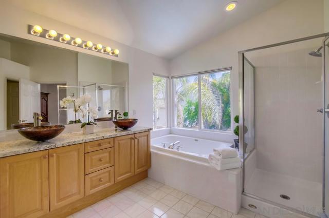 11841 Treewind Ct, San Diego CA: https://media.crmls.org/mediaz/d4d922c0-b7b7-443a-bcab-dff9cfc1d67e.jpg
