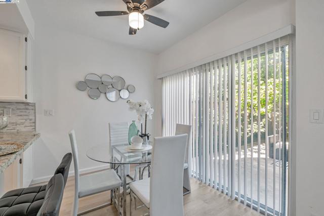 34319 Platinum Ter, Fremont CA: https://media.crmls.org/mediaz/d4d92a1e-692f-445c-9989-175aac1c3240.jpg