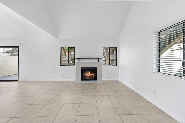 Detail Gallery Image 29 of 30 For 337 N Melrose Dr #E,  Vista,  CA 92083 - 2 Beds | 2 Baths