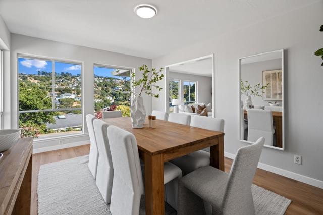 942 Viewridge Drive, San Mateo CA: https://media.crmls.org/mediaz/d4d96c28-7ec7-45e7-90af-95185f49a086.jpg