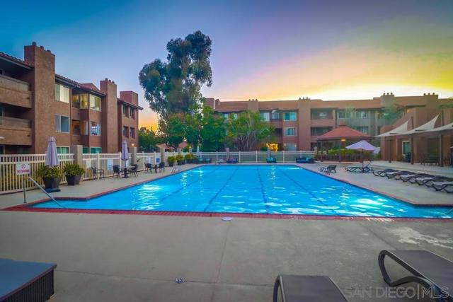 10350 Caminito Cuervo, San Diego CA: https://media.crmls.org/mediaz/d4da51ff-71e1-4755-bbc7-a06e00255eda.jpg