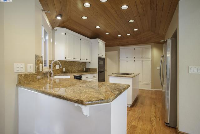 3 BLACKHAWK CLUB CT, Danville CA: https://media.crmls.org/mediaz/d4da5f7c-e865-417e-843b-e4c526ba338d.jpg